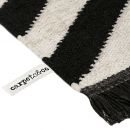 Tapis EDGY CORNERS Noir et Blanc - Carpets & CO